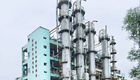 榮譽(yù)背后是團(tuán)隊(duì)并肩——記華御化工“實(shí)干型標(biāo)桿”張學(xué)兵及其優(yōu)秀班組