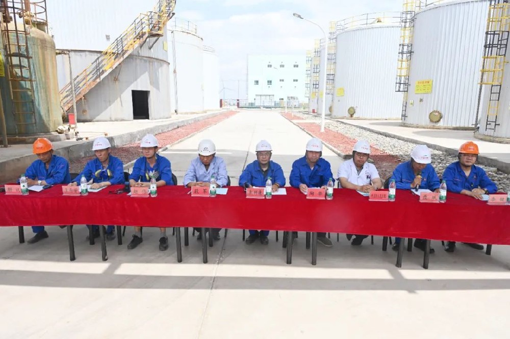 筑牢安全防線 守護(hù)生命底線——寧夏華御化工有限公司開展液氯儲(chǔ)存庫(kù)實(shí)戰(zhàn)演練檢驗(yàn)應(yīng)急處置能力